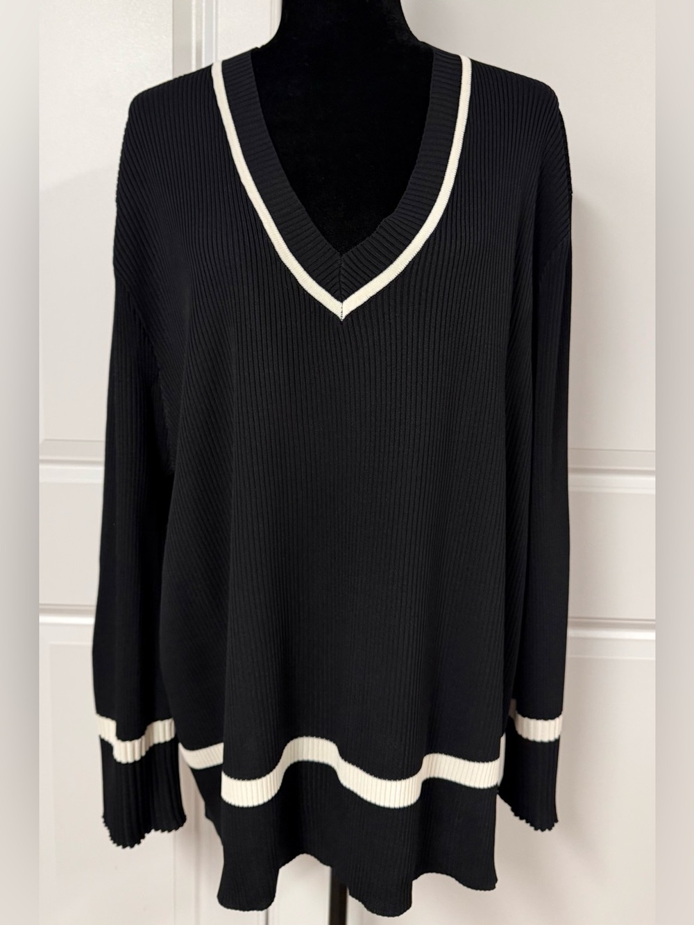 Elan Ribbed V-Neck Top